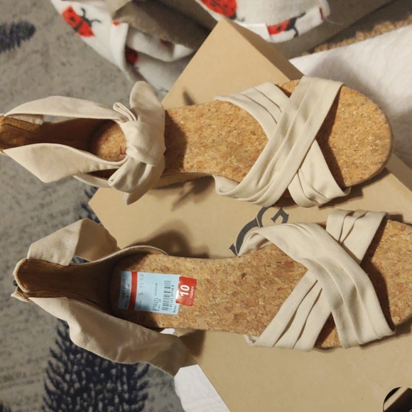 UGG 2" wedge Sandals for the summer - Picture 3 of 5